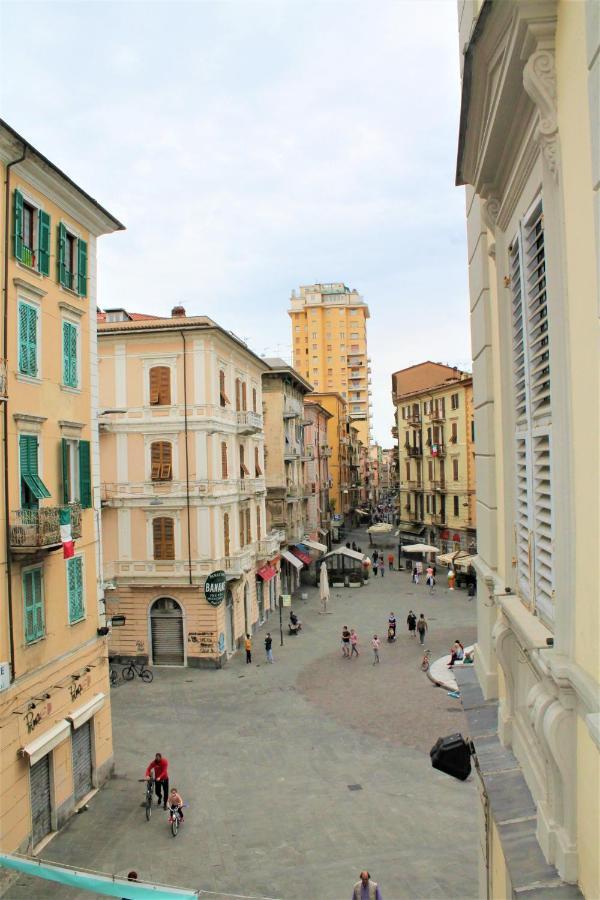 You Stay "Main Street & Station" La Spezia Exteriör bild